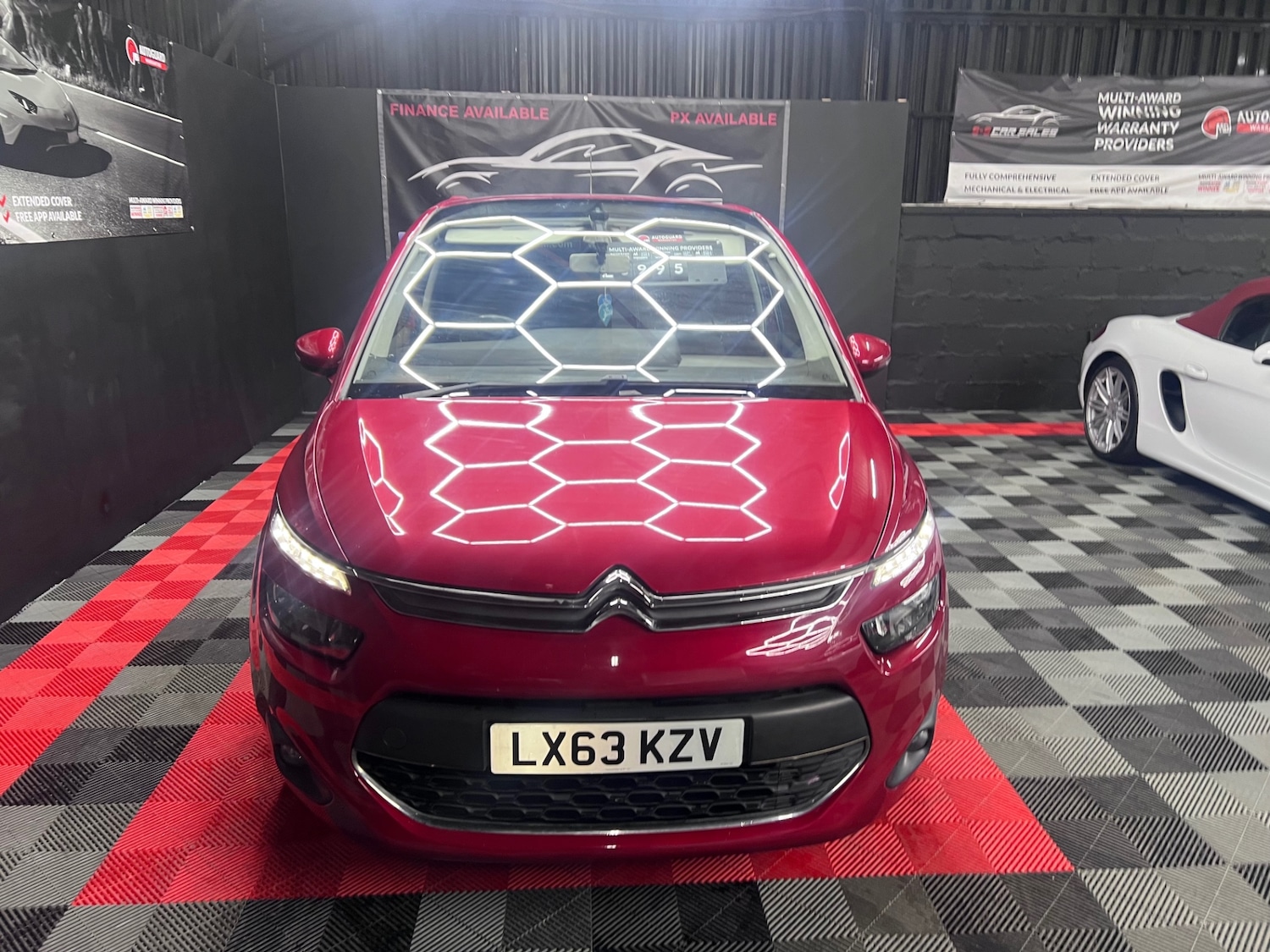 Used Citroen C4 Picasso 2013 for sale - 76392180: Photo 9