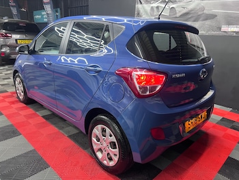 Used Hyundai i10 2016 for sale - 76374420: Photo