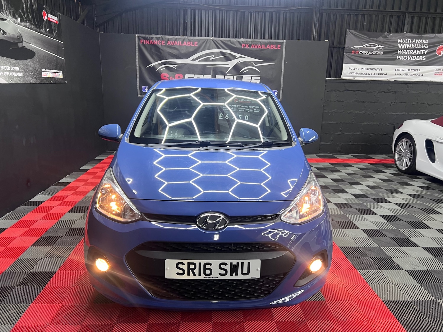 Used Hyundai i10 2016 for sale - 76374420: Photo 4