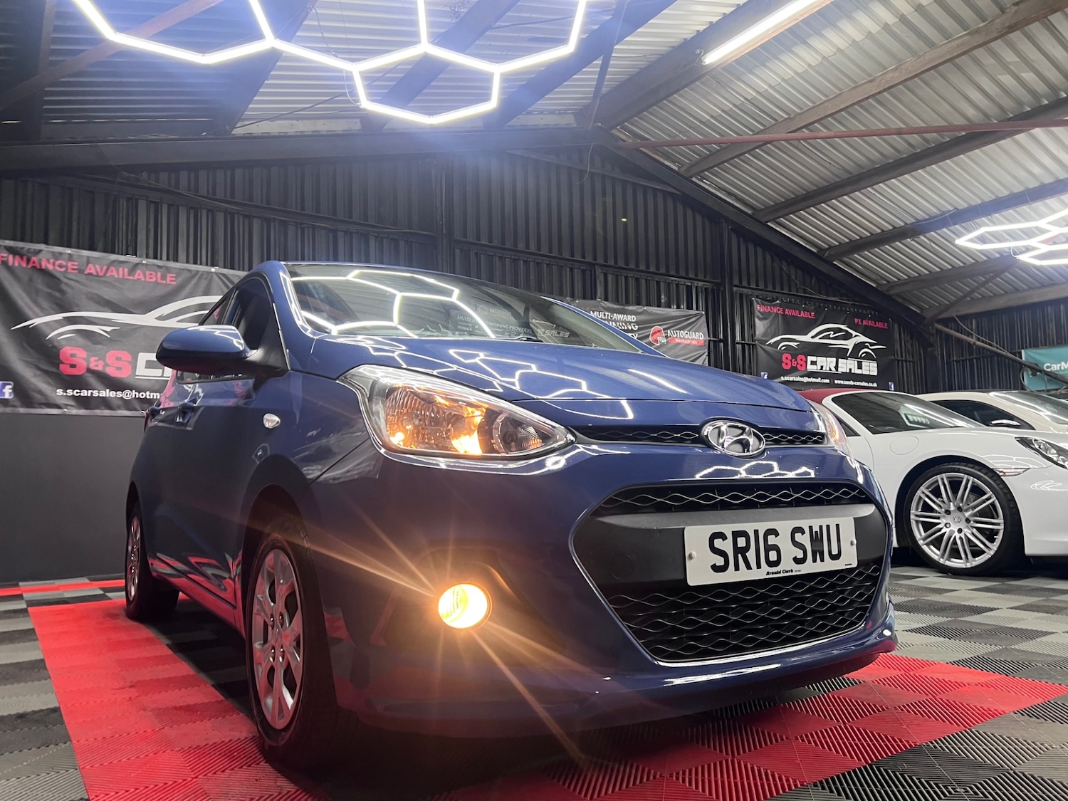 Used Hyundai i10 2016 for sale - 76374420: Photo 9