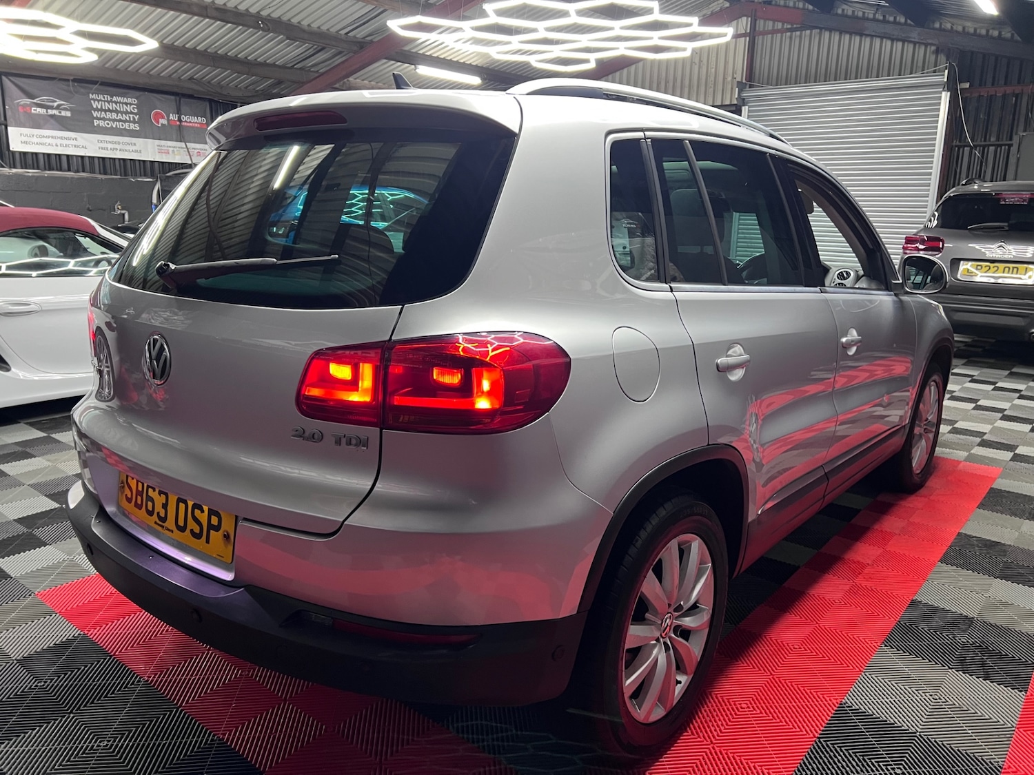 Used Volkswagen Tiguan 2013 for sale - 76206156: Photo 2