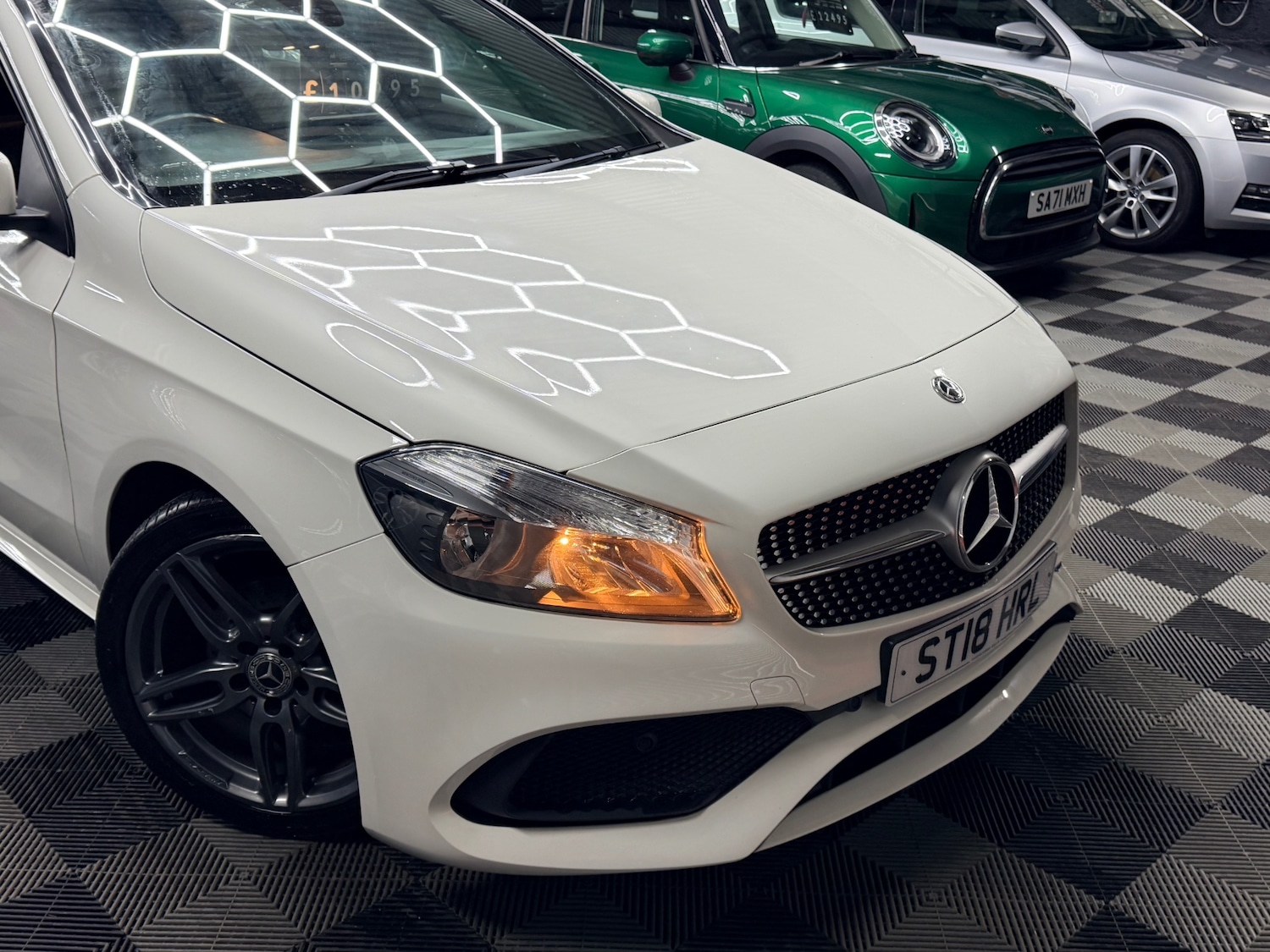 Used Mercedes-Benz A-Class 2018 for sale - 76905485: Photo 2