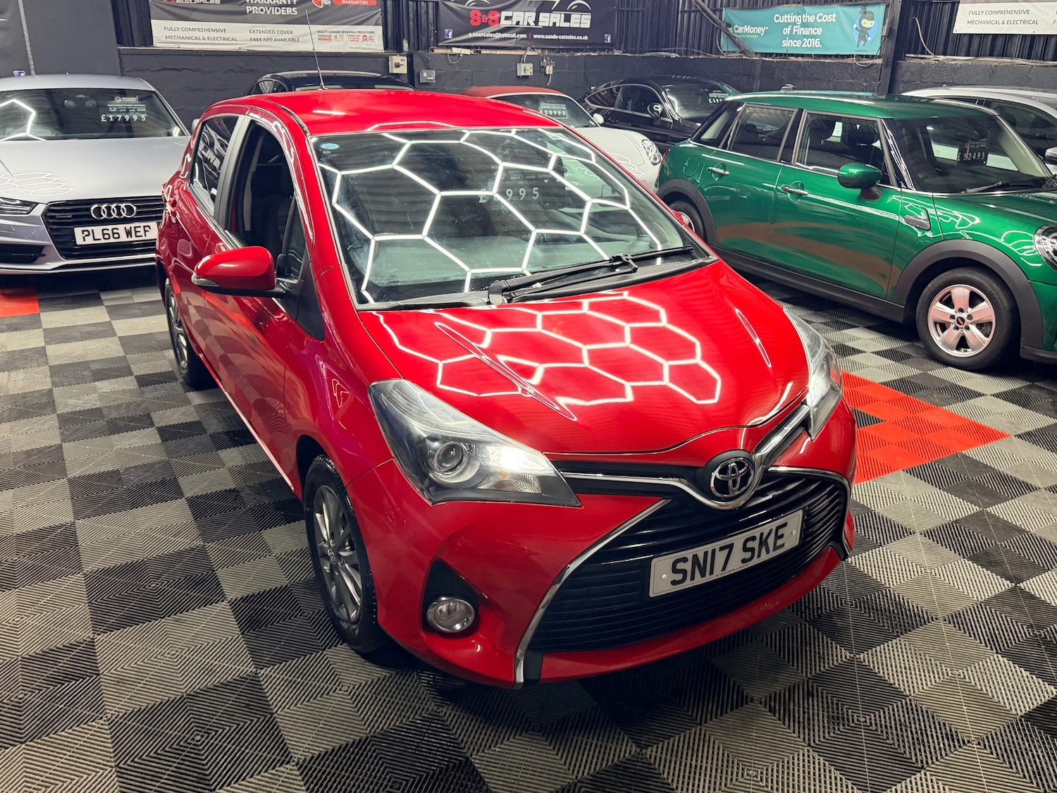 Used Toyota Yaris 2017 for sale - 77012043: Photo 10