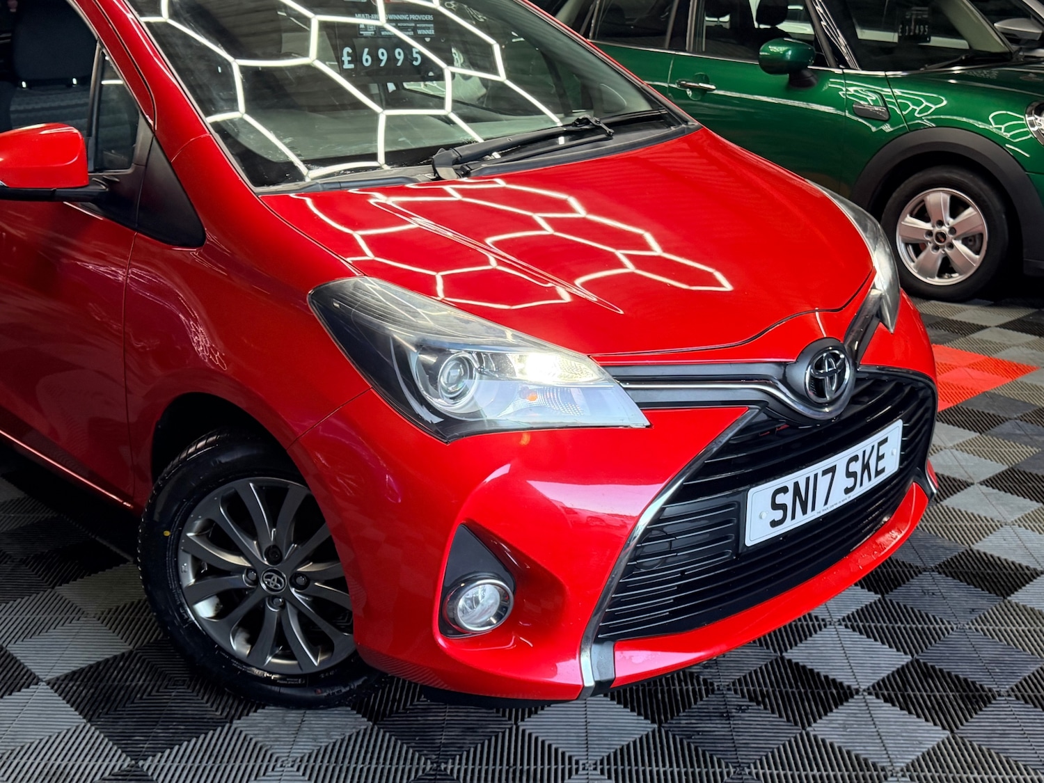 Used Toyota Yaris 2017 for sale - 77012043: Photo 2