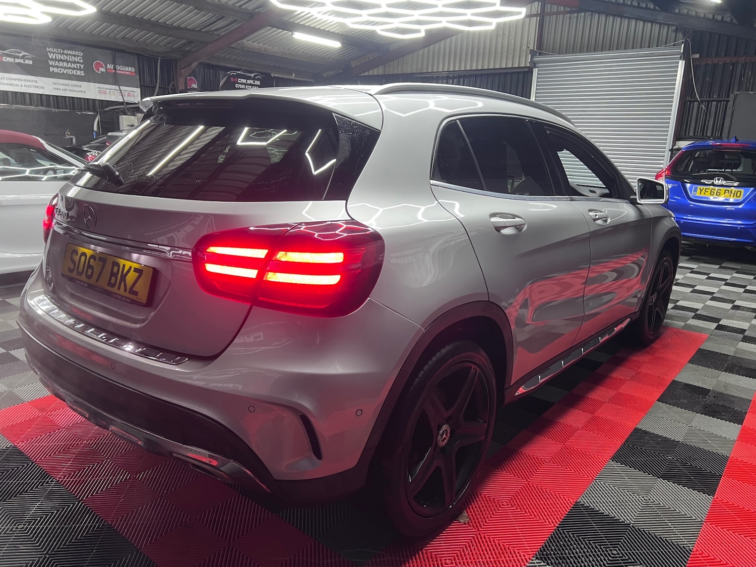 Used Mercedes-Benz GLA 2017 for sale - 76553763: Photo 2