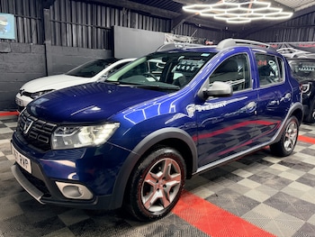 Used Dacia Sandero Stepway 2017 for sale - 77689523: Photo