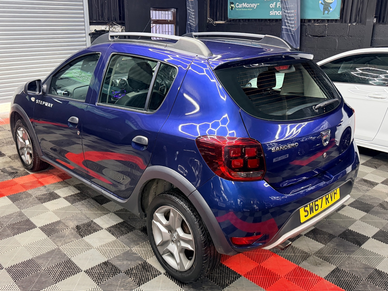 Used Dacia Sandero Stepway 2017 for sale - 77689523: Photo 8