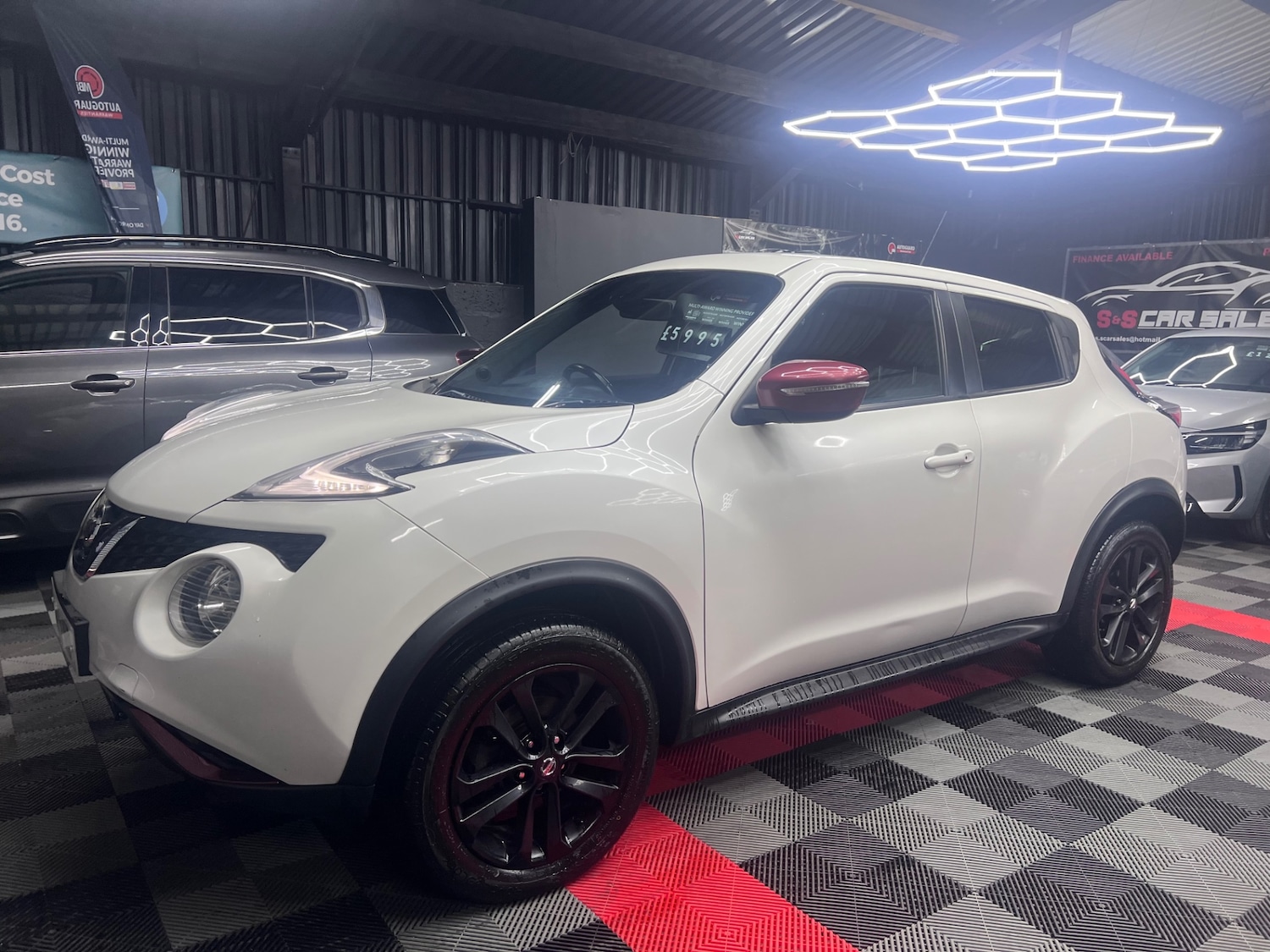 Used Nissan Juke 2017 for sale - 76157307: Photo 4