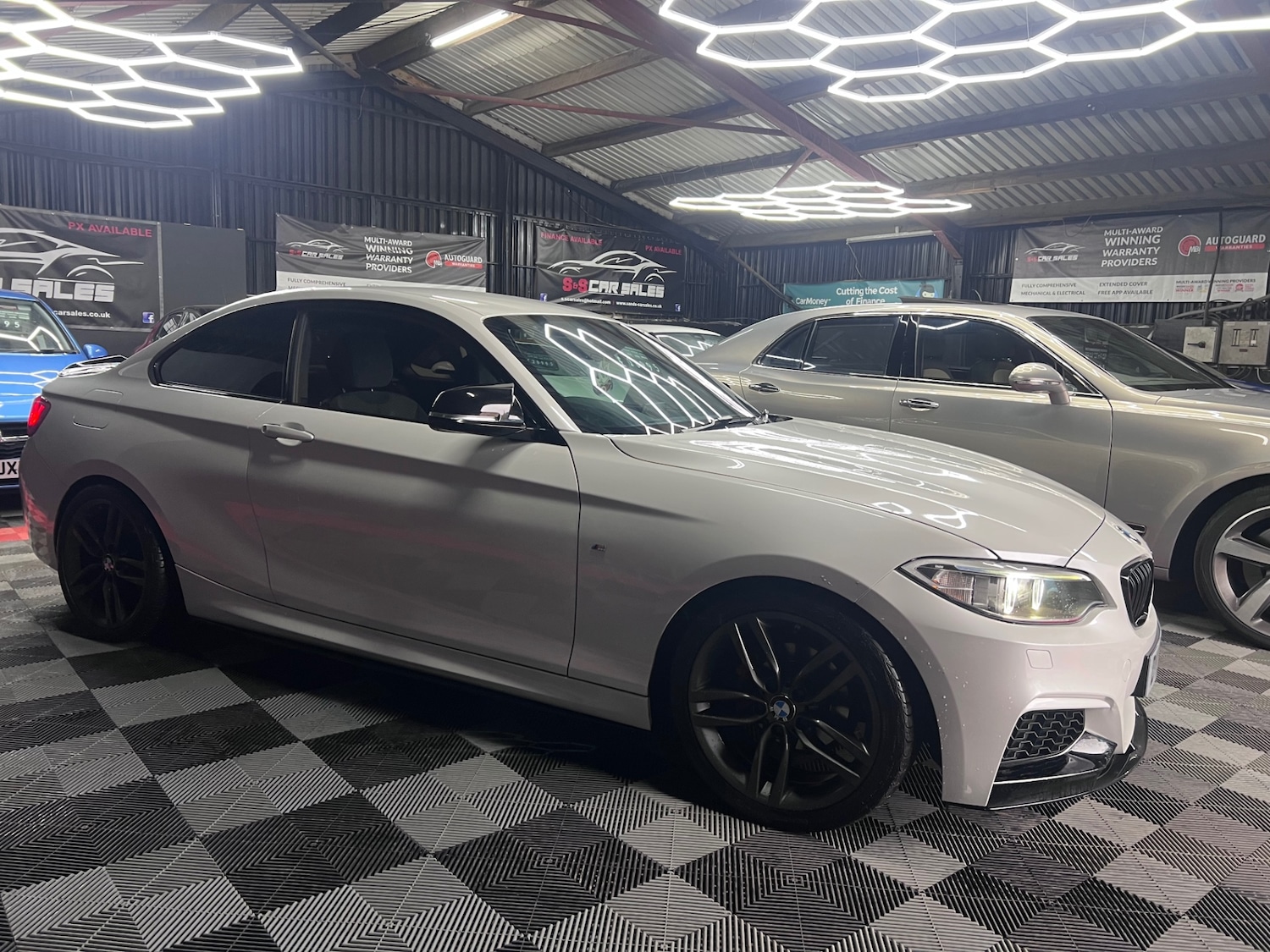 Used BMW 2 Series 2017 for sale - 76252410: Photo 5