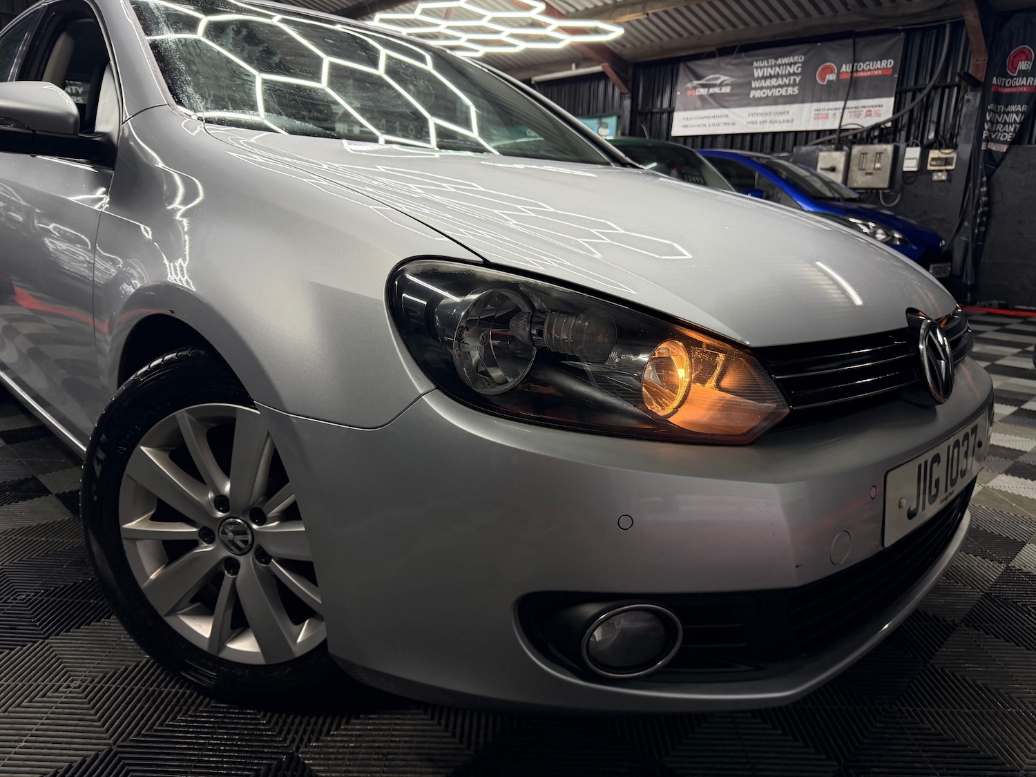 Used Volkswagen Golf 2010 for sale - 77406185: Photo 2