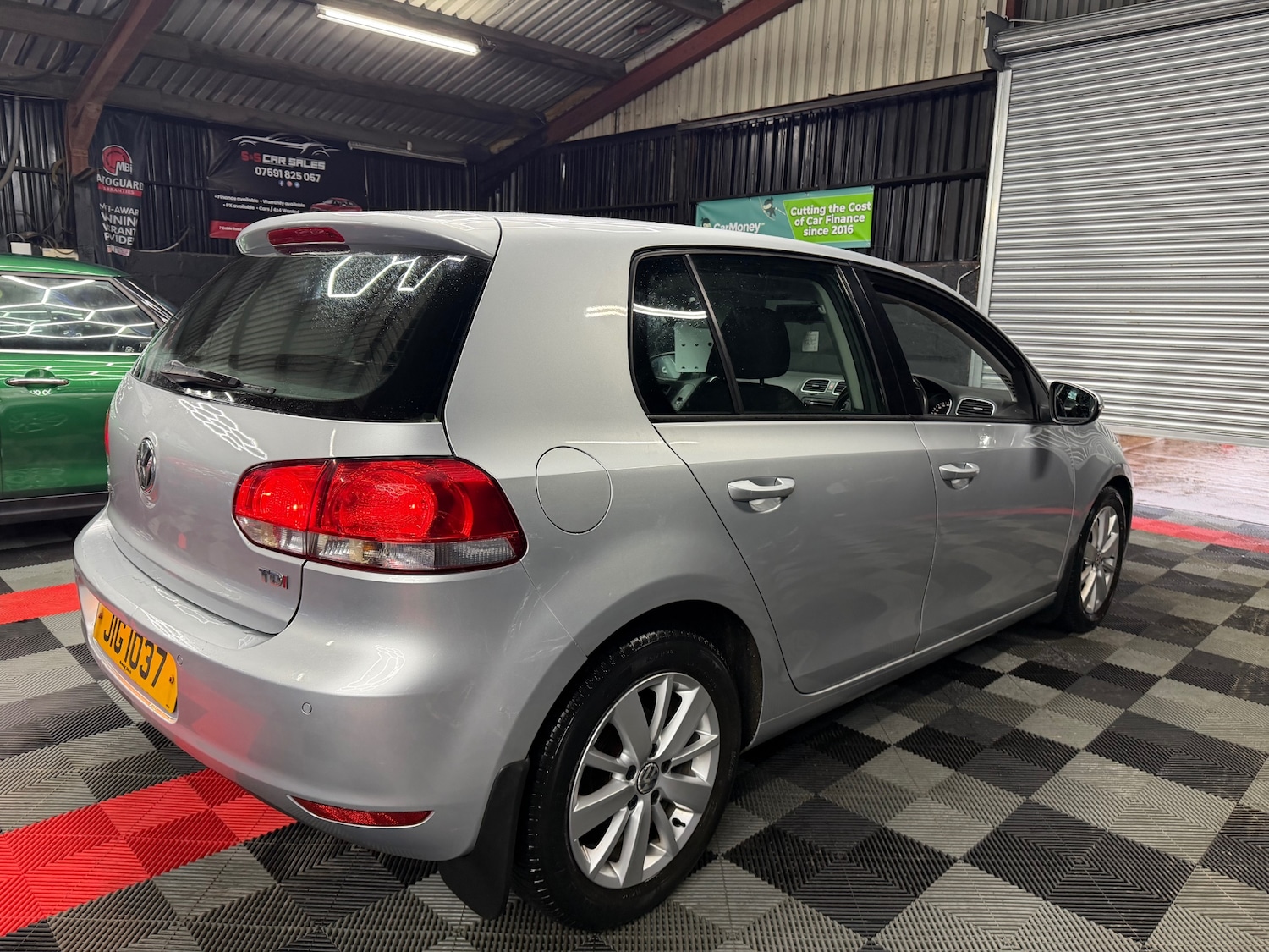 Used Volkswagen Golf 2010 for sale - 77406185: Photo 3