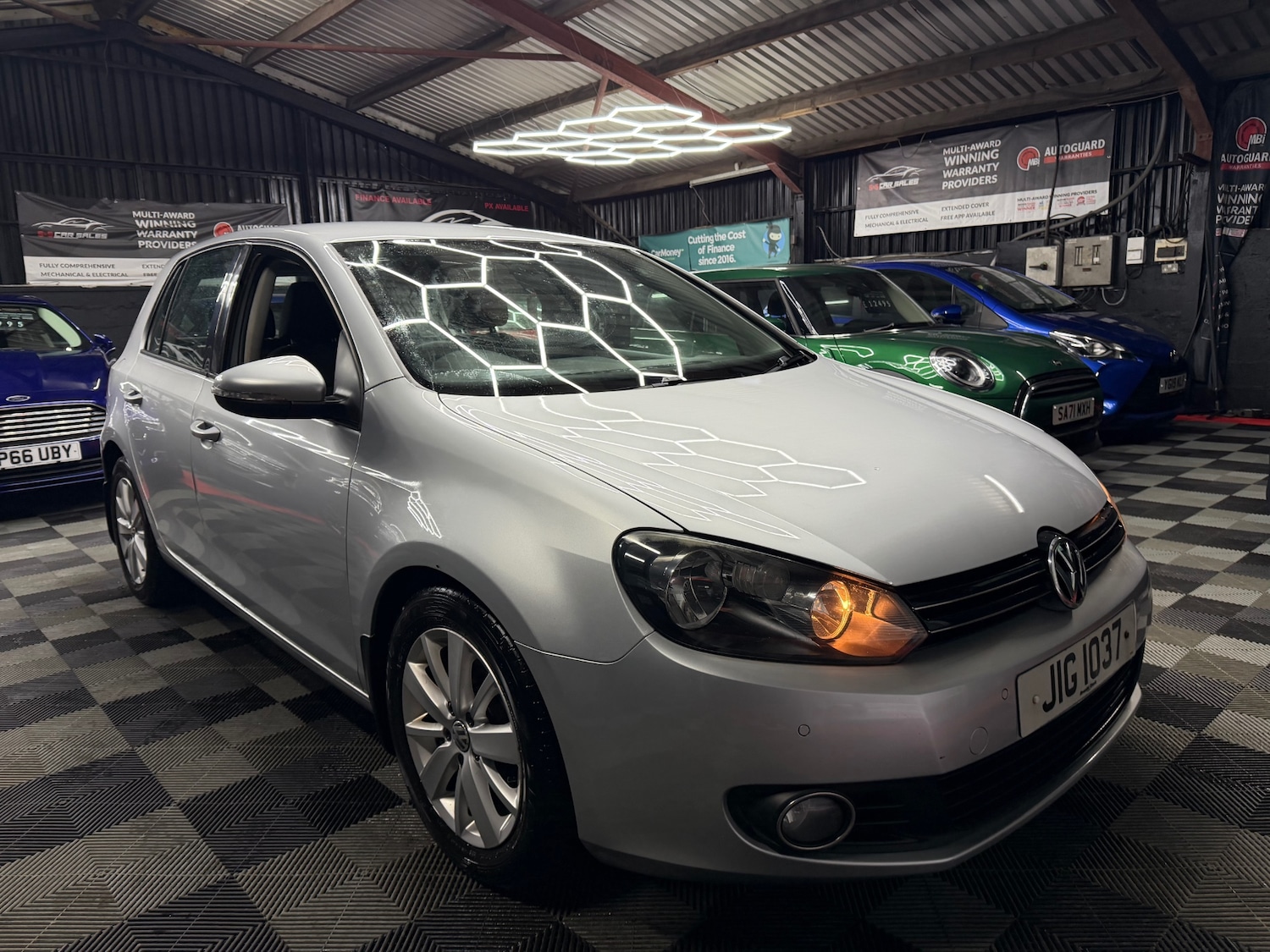 Used Volkswagen Golf 2010 for sale - 77406185: Photo 9