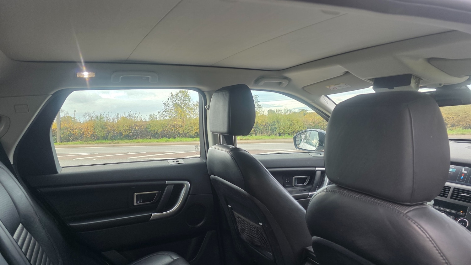 Used Land Rover Discovery Sport 2015 for sale - 76387386: Photo 12