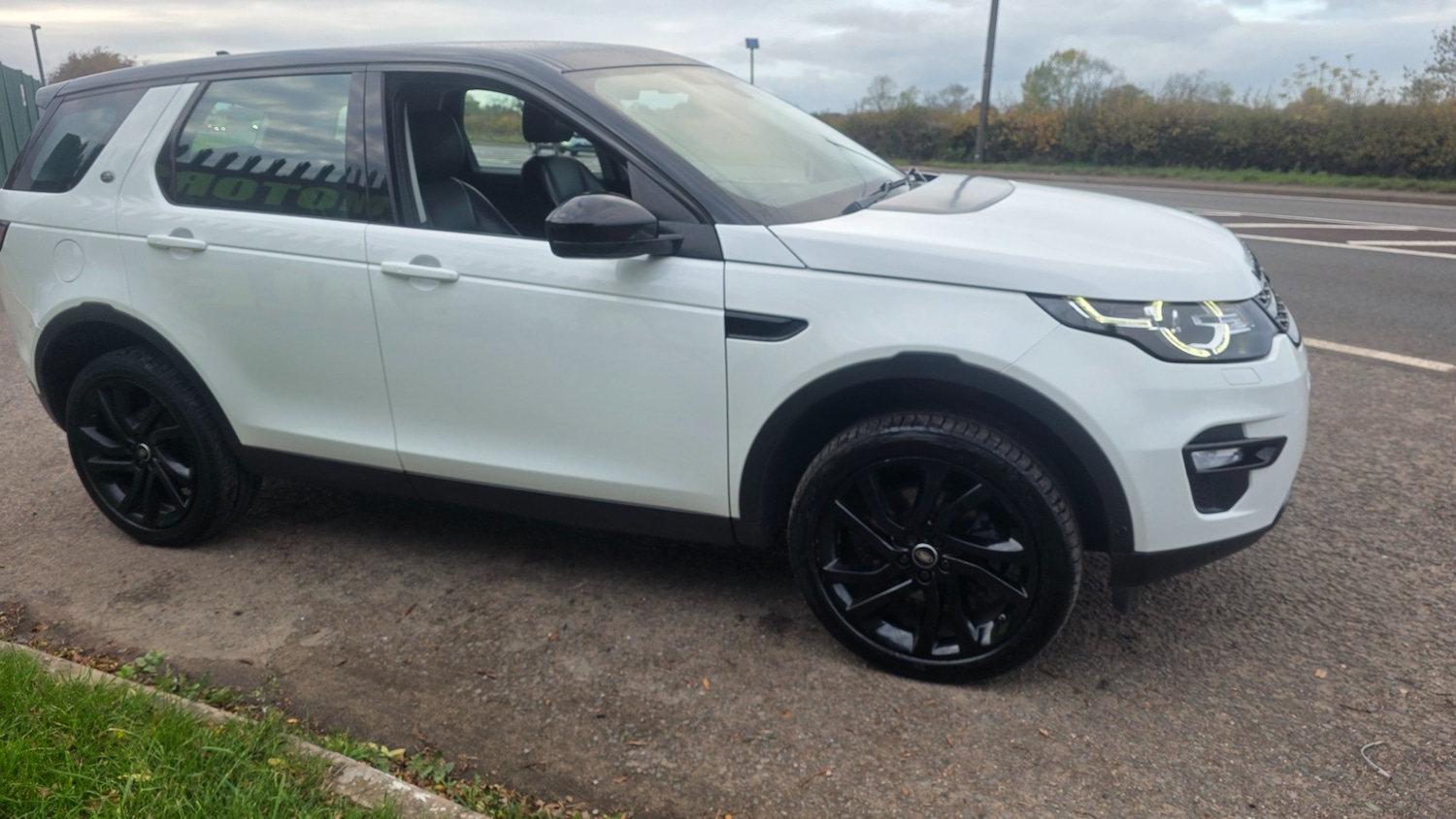 Used Land Rover Discovery Sport 2015 for sale - 76387386: Photo 15