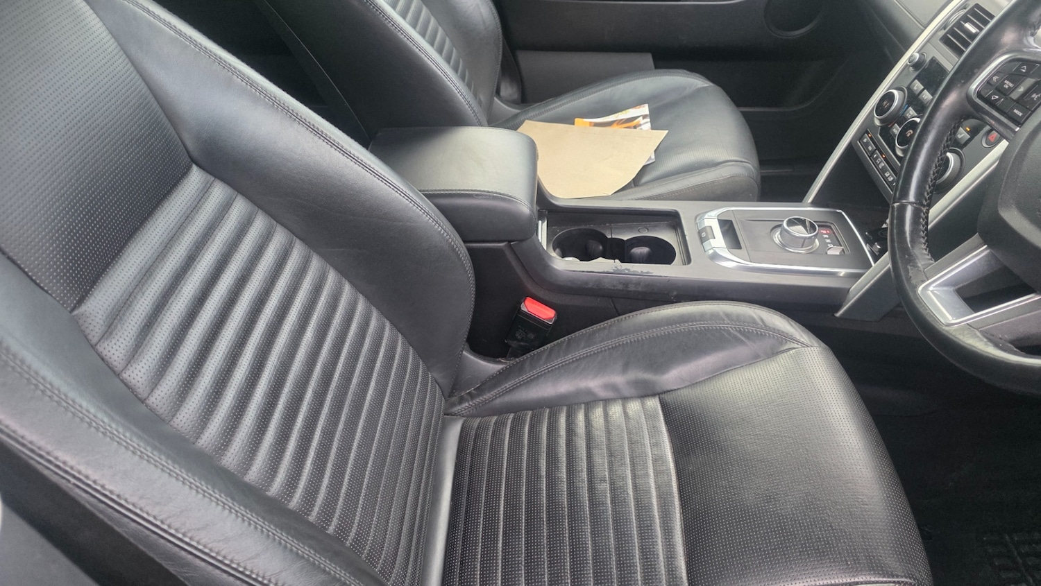 Used Land Rover Discovery Sport 2015 for sale - 76387386: Photo 16