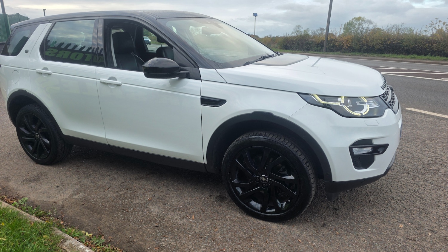 Used Land Rover Discovery Sport 2015 for sale - 76387386: Photo 17