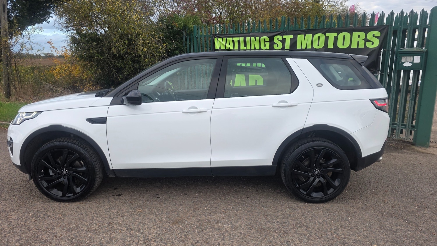 Used Land Rover Discovery Sport 2015 for sale - 76387386: Photo 21