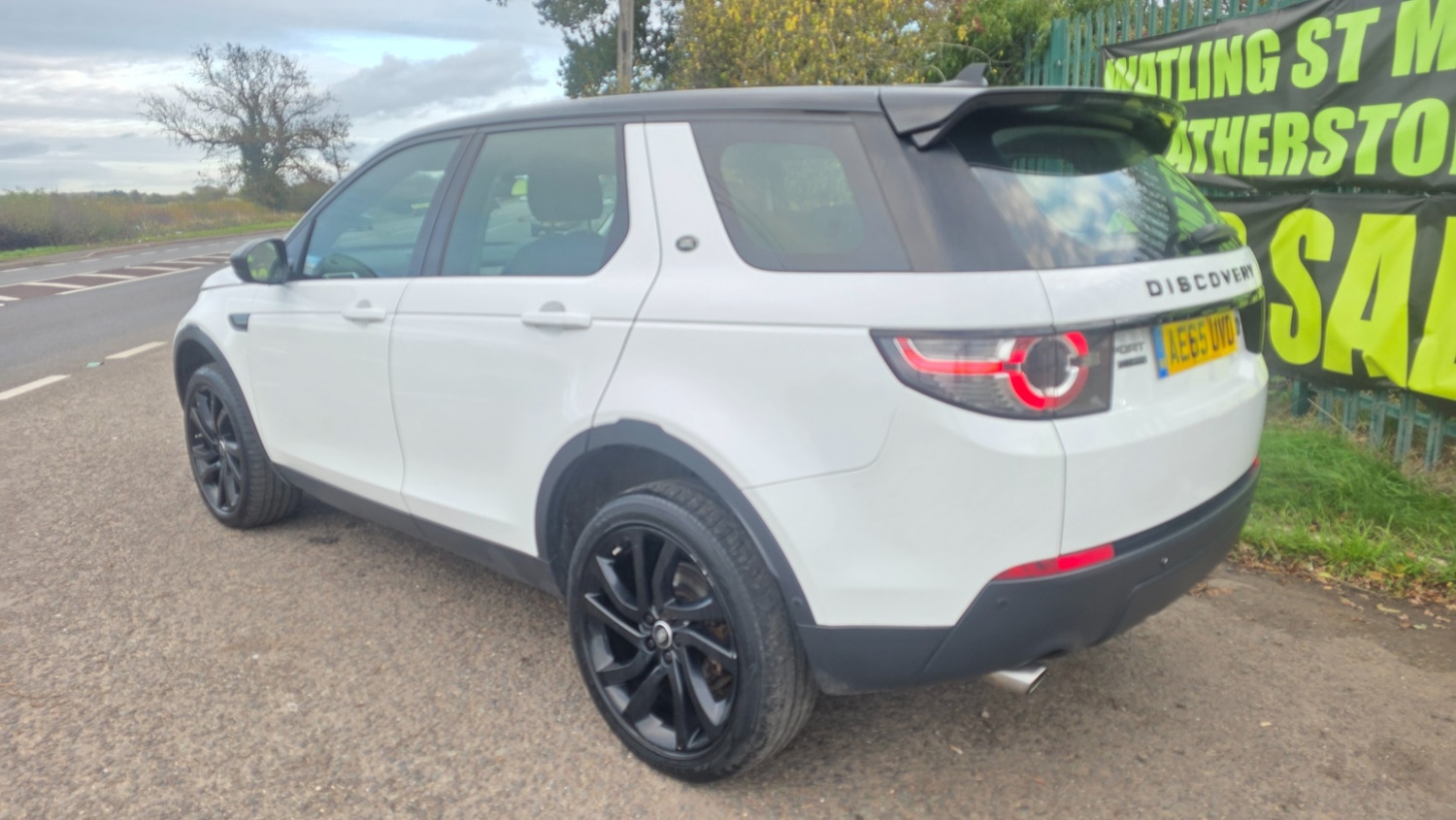 Used Land Rover Discovery Sport 2015 for sale - 76387386: Photo 3