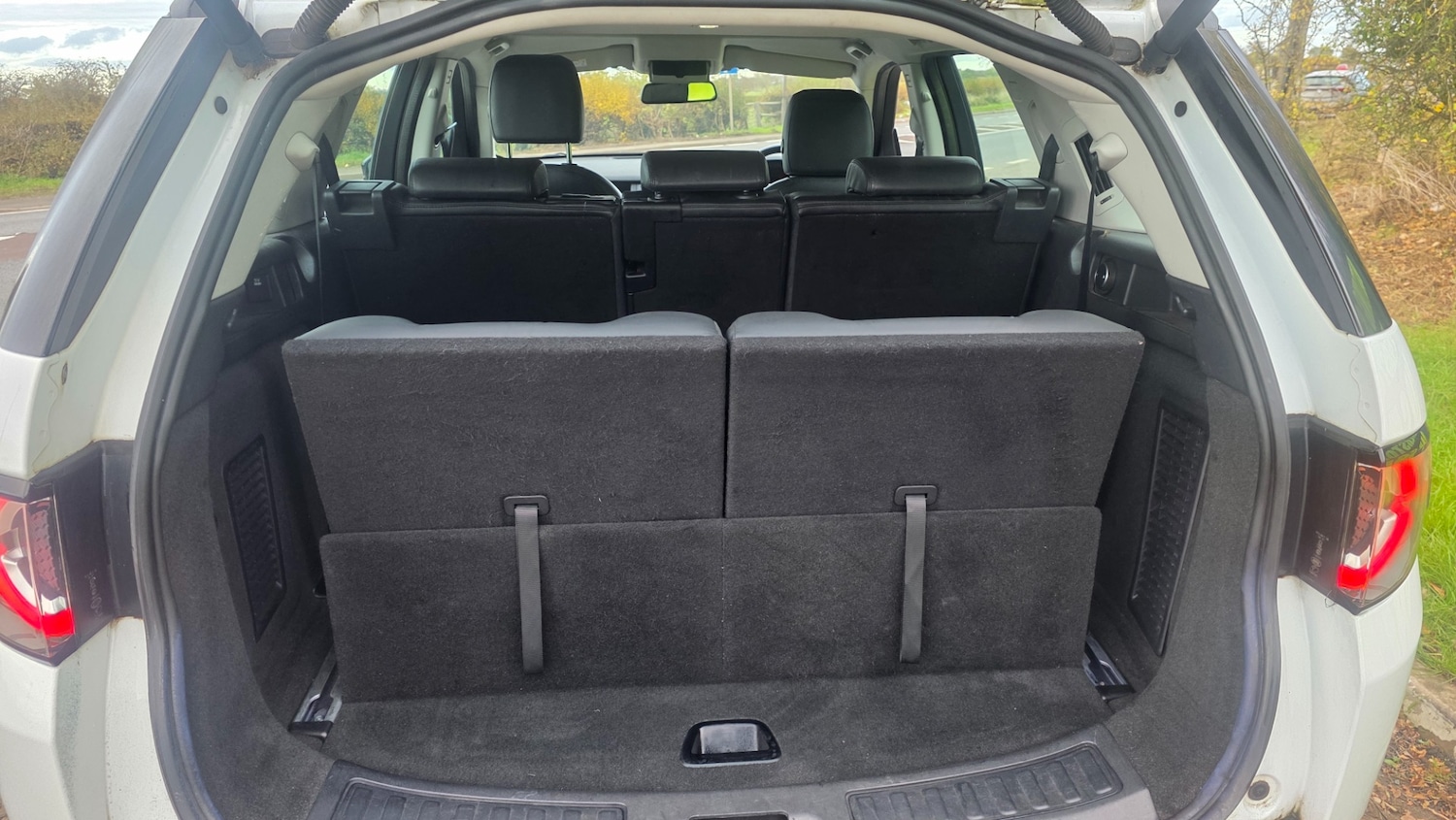 Used Land Rover Discovery Sport 2015 for sale - 76387386: Photo 5