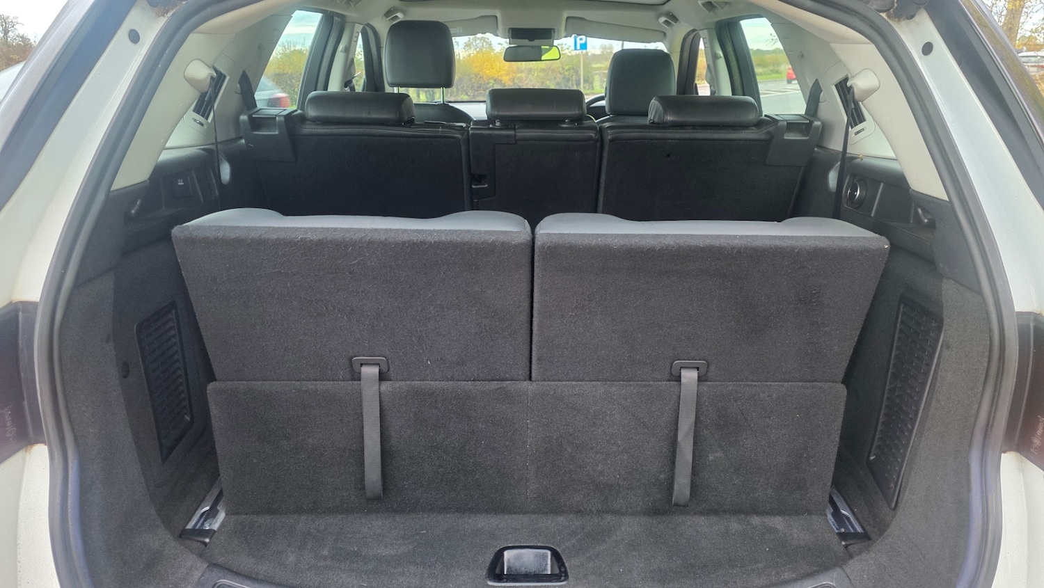 Used Land Rover Discovery Sport 2015 for sale - 76387386: Photo 6