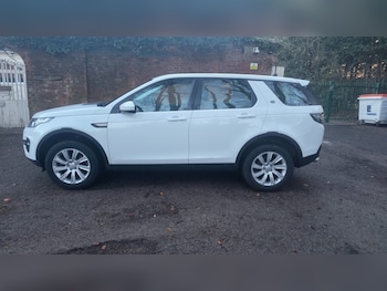 Land Rover Discovery Sport feature image