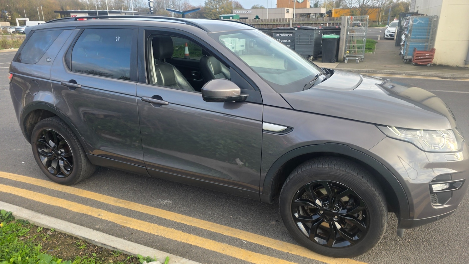 Used Land Rover Discovery Sport 2016 for sale - 76497599: Photo 1