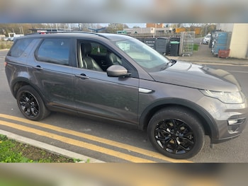 Land Rover Discovery Sport feature image 1
