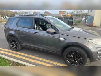 Land Rover Discovery Sport feature image 2
