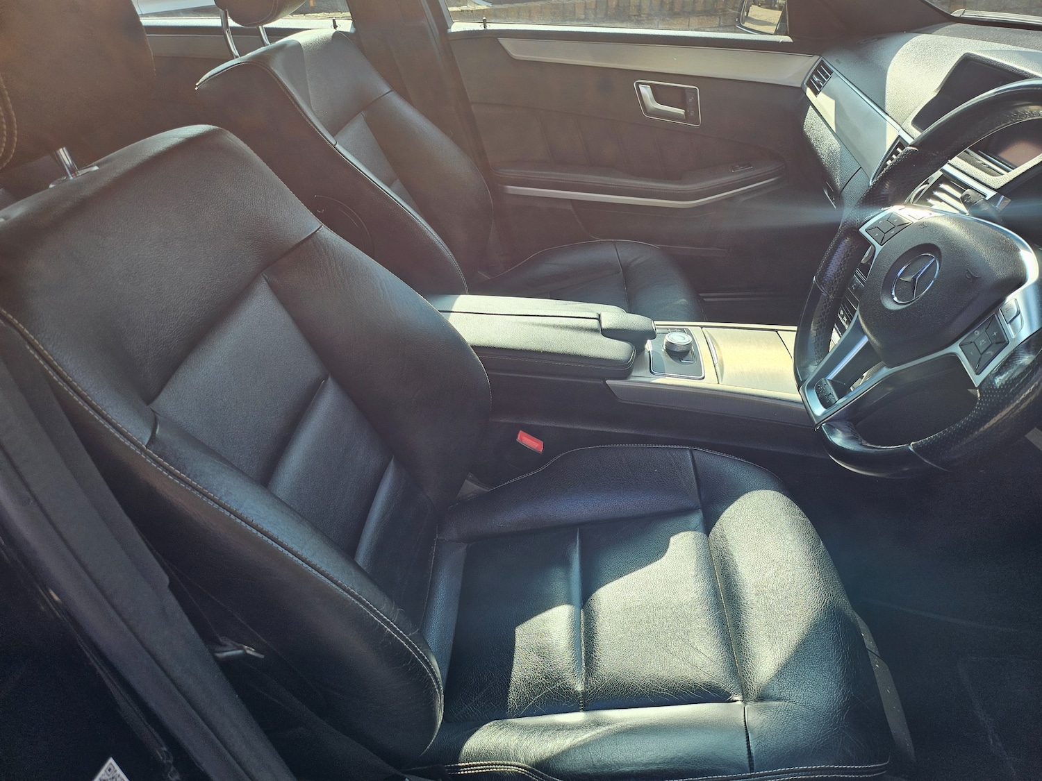 Used Mercedes-Benz E Class 2011 for sale - 77979112: Photo 10