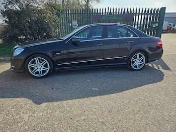 Used Mercedes-Benz E Class 2011 for sale - 77979112: Photo