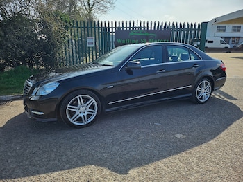 Used Mercedes-Benz E Class 2011 for sale - 77979112: Photo