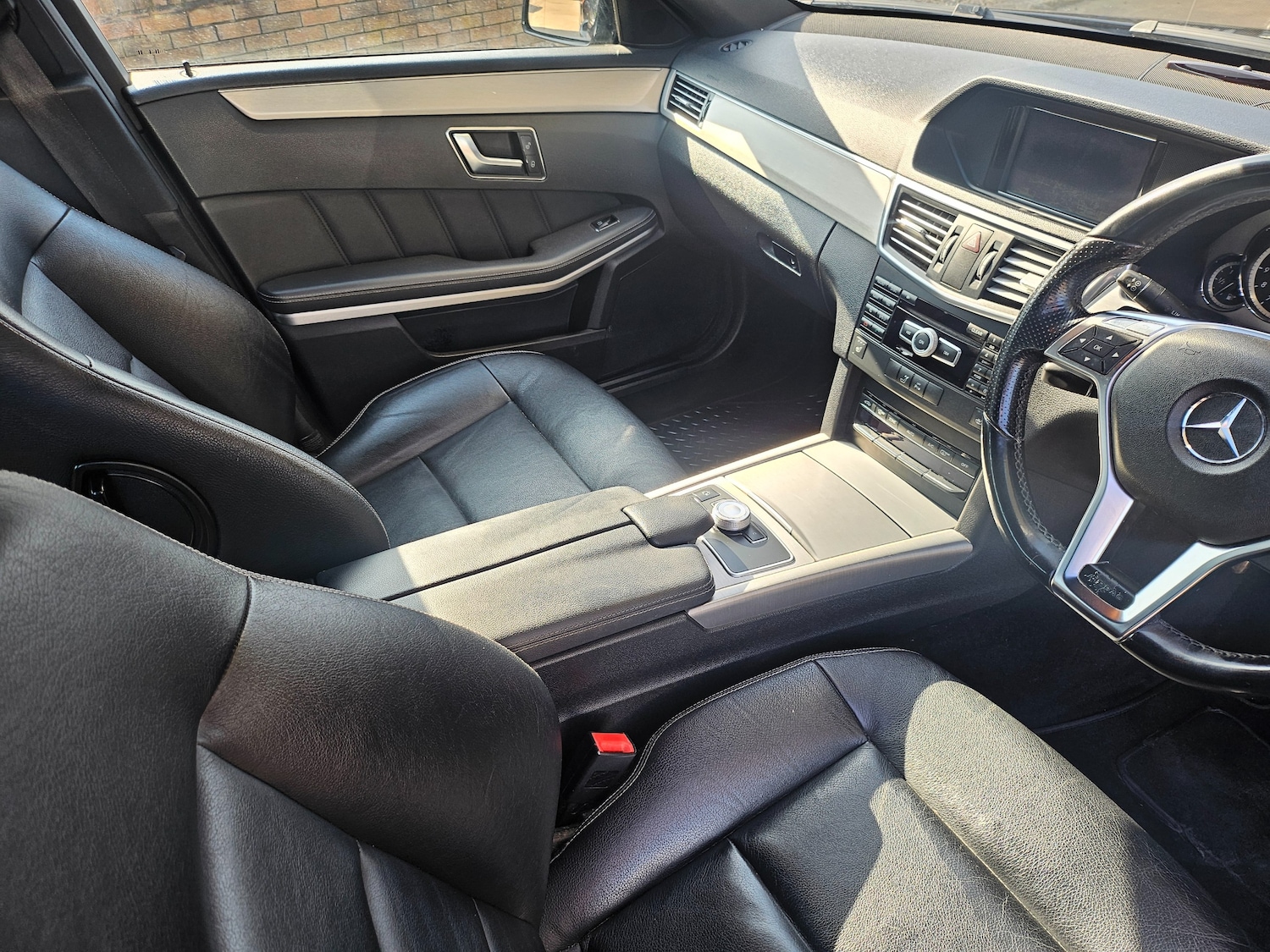 Used Mercedes-Benz E Class 2011 for sale - 77979112: Photo 8