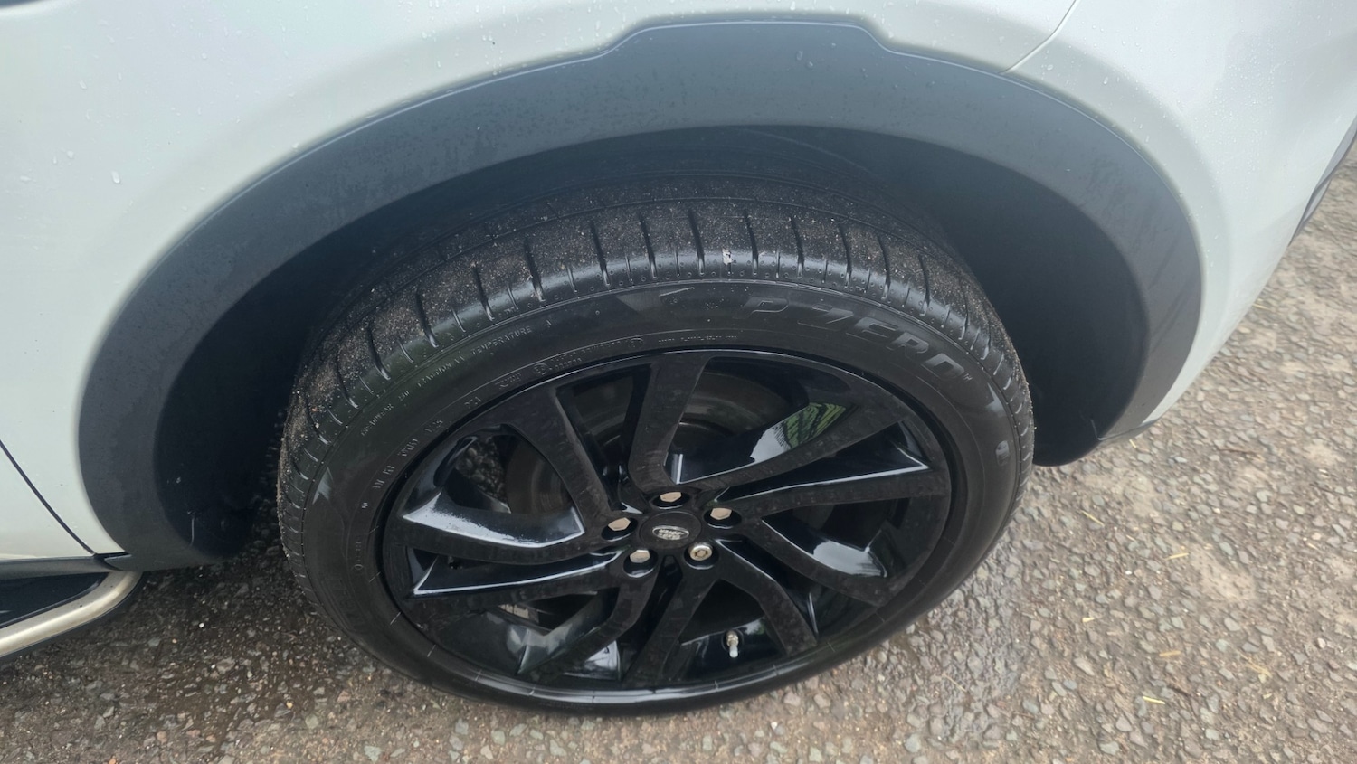 Used Land Rover Discovery Sport 2016 for sale - 77329397: Photo 2