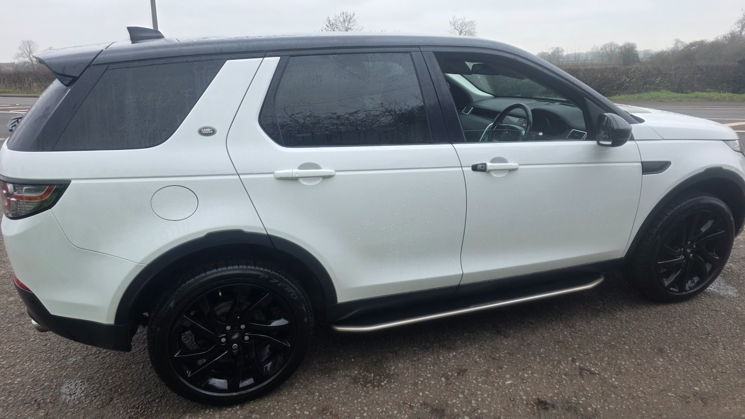 Used Land Rover Discovery Sport 2016 for sale - 77329397: Photo 4