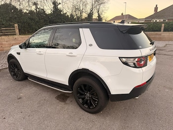 Used Land Rover Discovery Sport 2015 for sale - 76606121: Photo