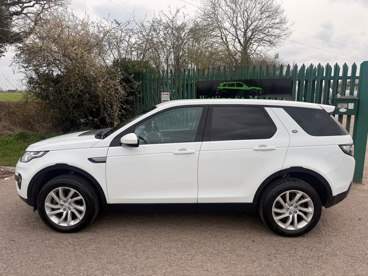 Used Land Rover Discovery Sport 2016 for sale - 77995211: Photo 6