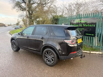 Used Land Rover Discovery Sport 2017 for sale - 77911343: Photo
