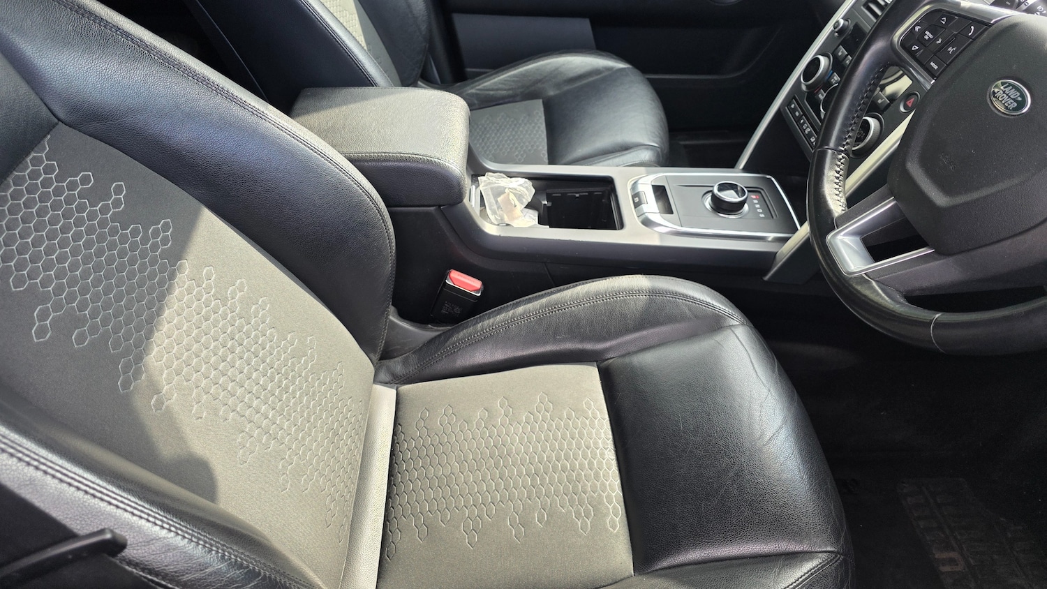 Used Land Rover Discovery Sport 2017 for sale - 78089401: Photo 2