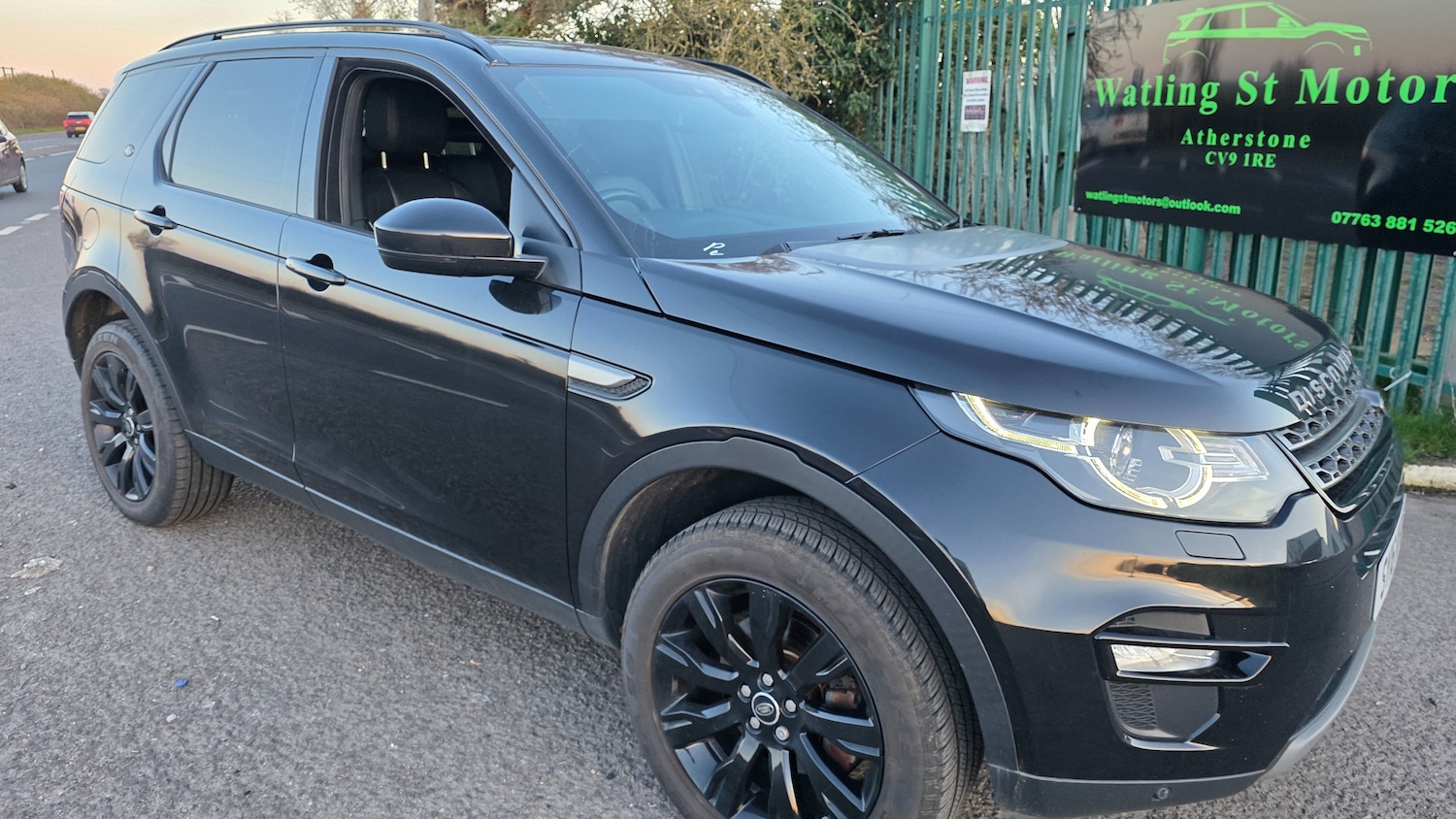 Used Land Rover Discovery Sport 2016 for sale - 77942201: Photo 2