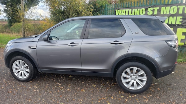 Used Land Rover Discovery Sport 2015 for sale - 76325032: Photo 16