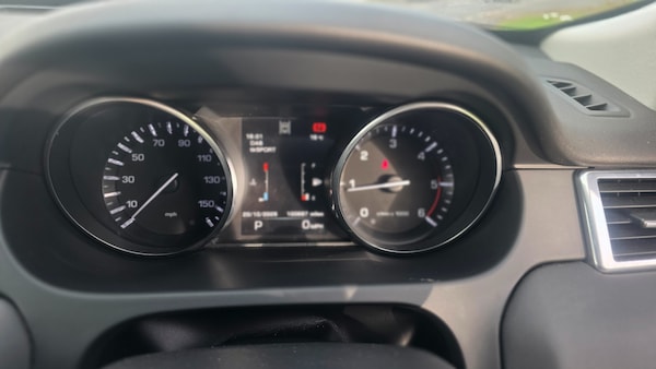 Used Land Rover Discovery Sport 2015 for sale - 76325032: Photo 25