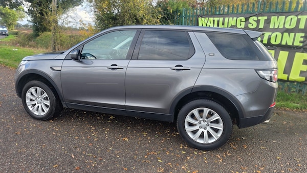 Used Land Rover Discovery Sport 2015 for sale - 76325032: Photo 2