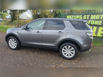 Used Land Rover Discovery Sport 2015 for sale - 76325032: Photo 2