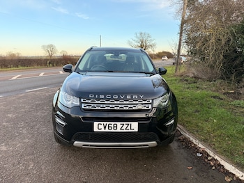 Used Land Rover Discovery Sport 2018 for sale - 77314206: Photo
