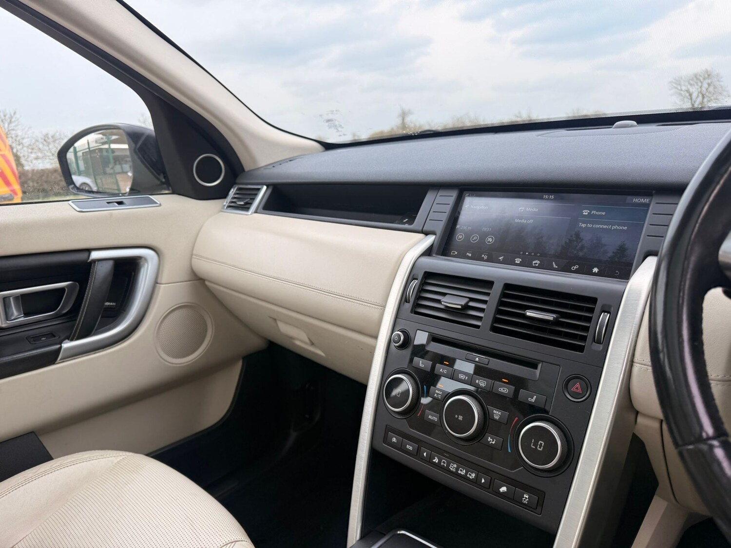 Used Land Rover Discovery Sport 2017 for sale - 77995213: Photo 14