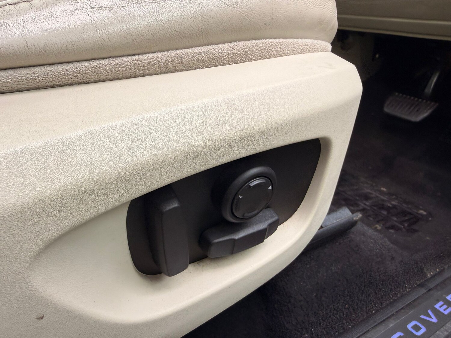 Used Land Rover Discovery Sport 2017 for sale - 77995213: Photo 16