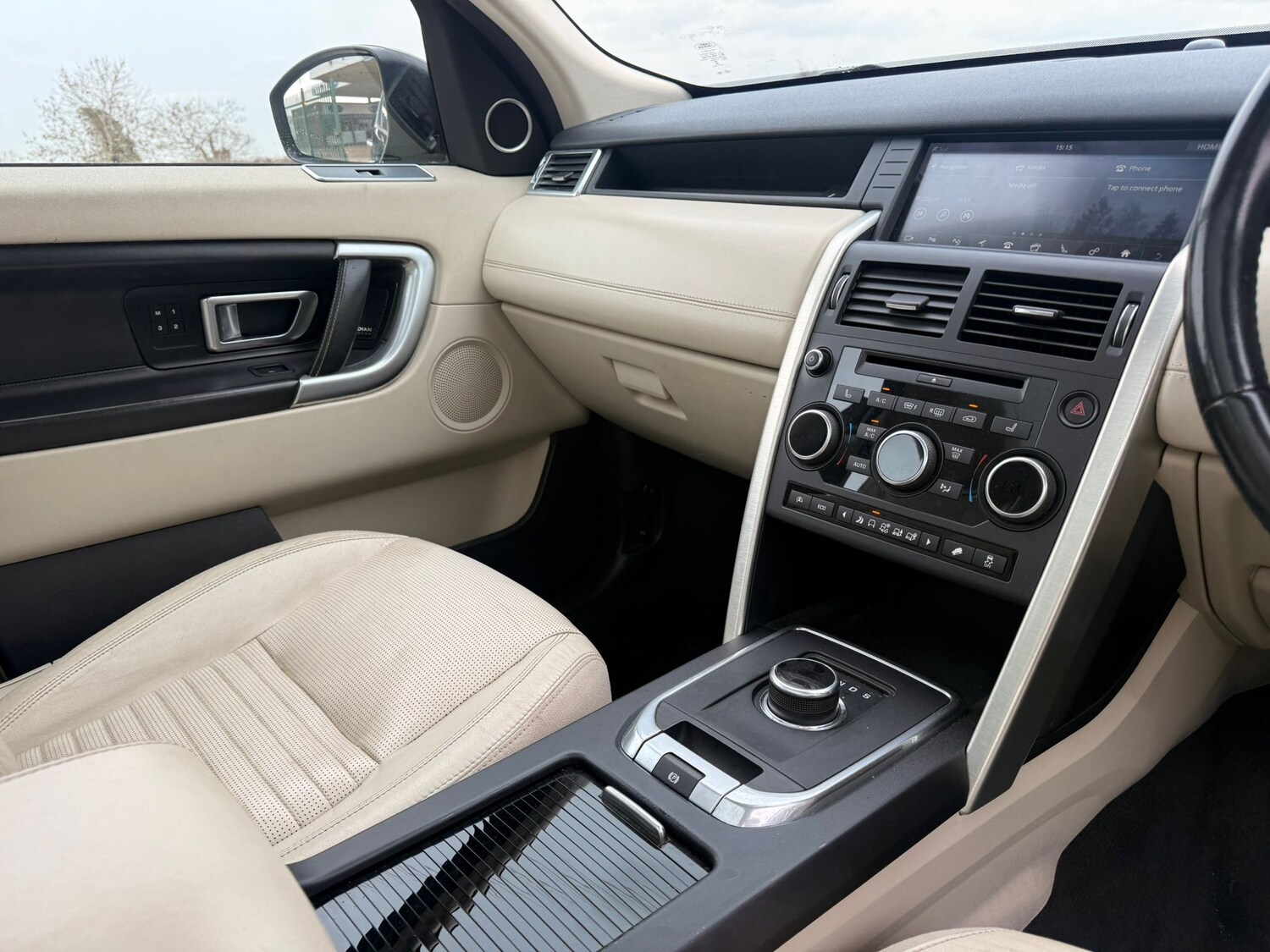 Used Land Rover Discovery Sport 2017 for sale - 77995213: Photo 17