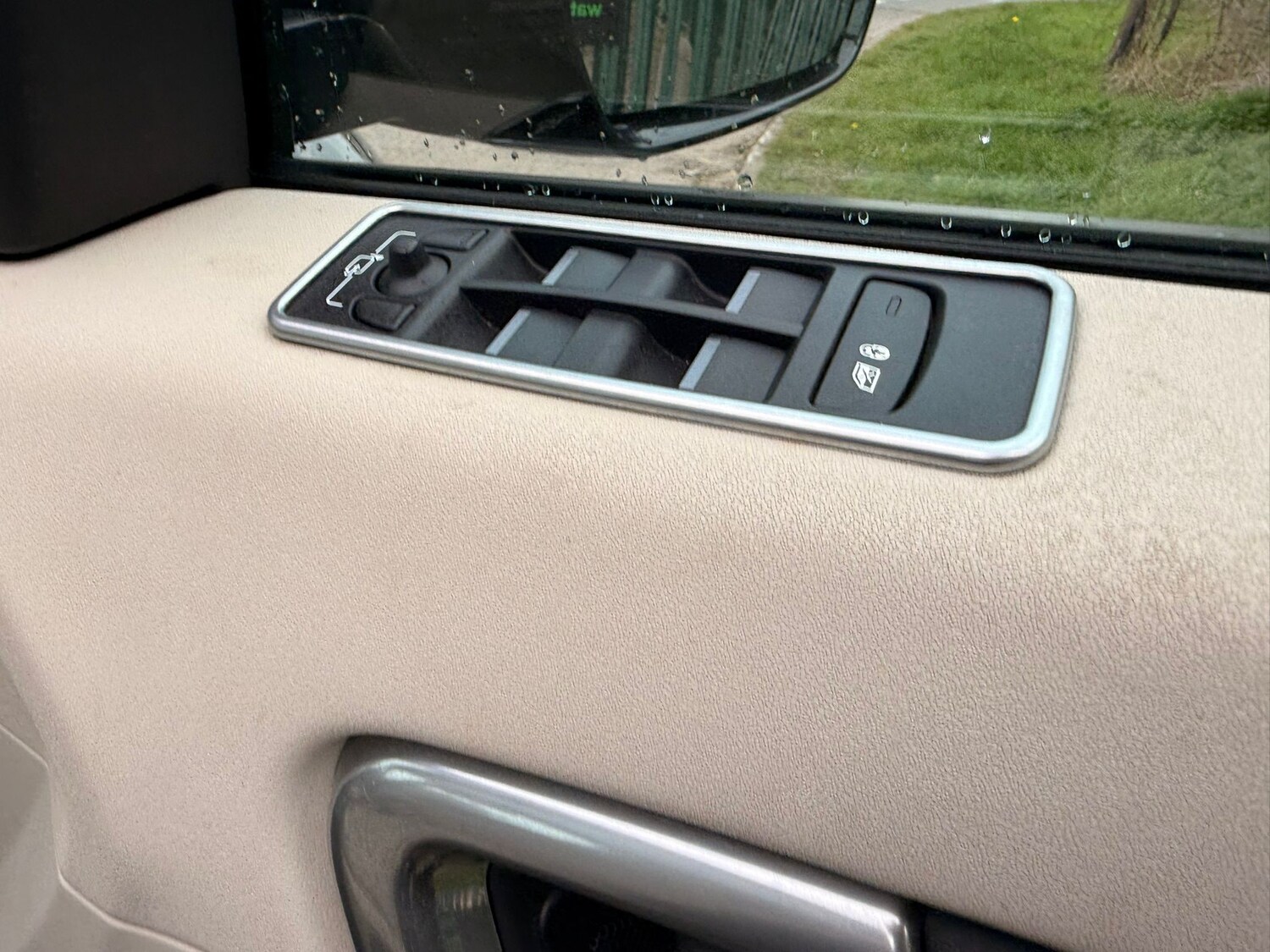 Used Land Rover Discovery Sport 2017 for sale - 77995213: Photo 19