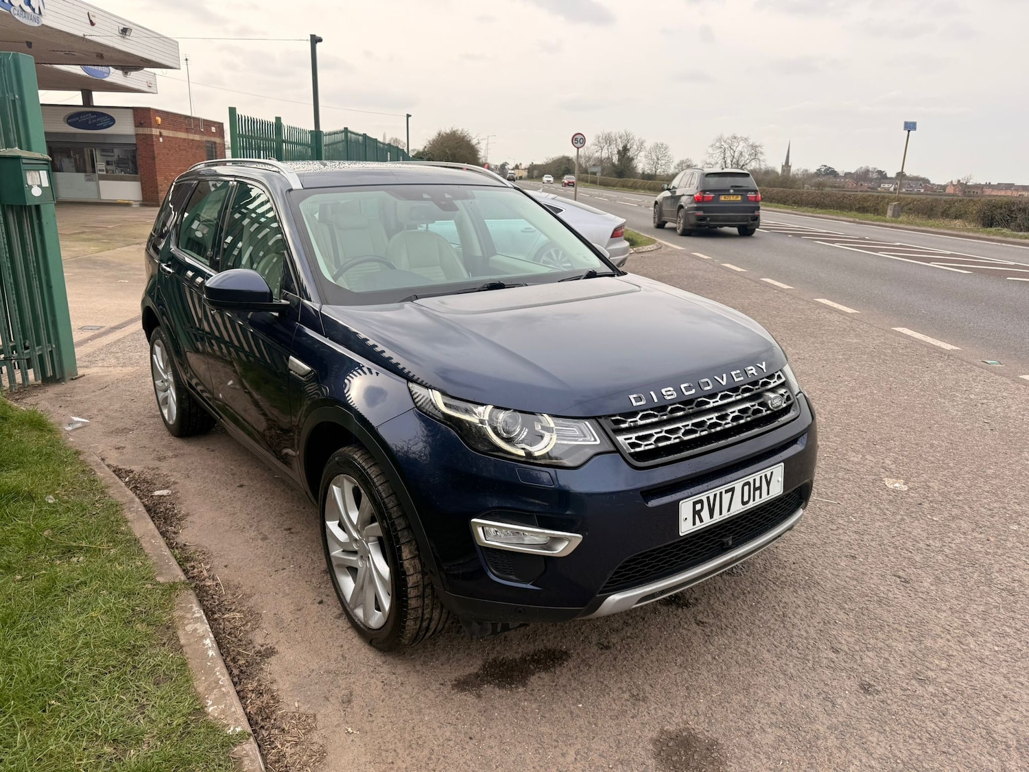 Used Land Rover Discovery Sport 2017 for sale - 77995213: Photo 2
