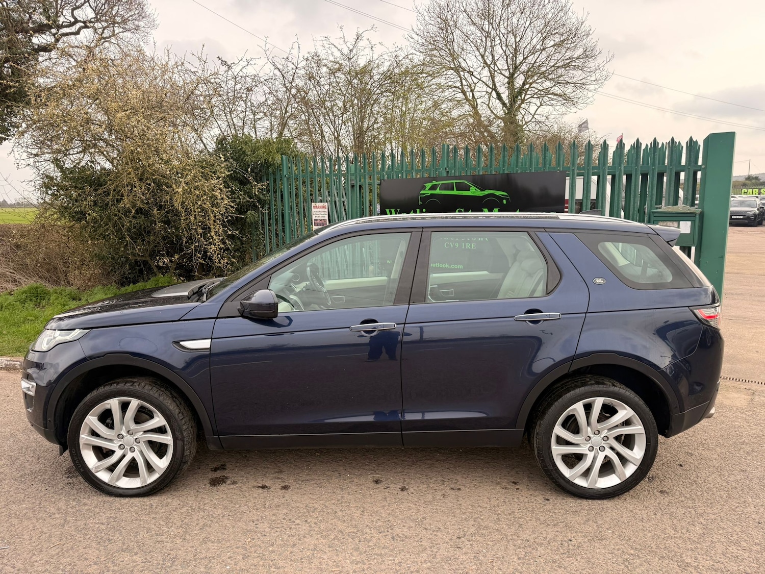 Used Land Rover Discovery Sport 2017 for sale - 77995213: Photo 6